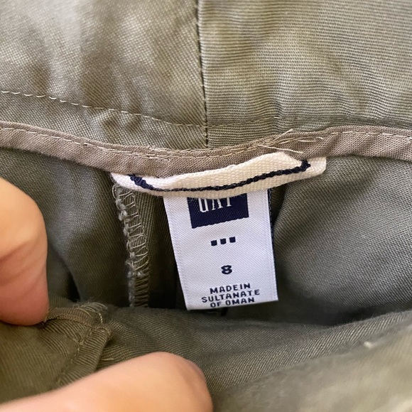 NWT GAP Olive Green Classic Fit Capri Pants Size 8 - Picture 4 of 10